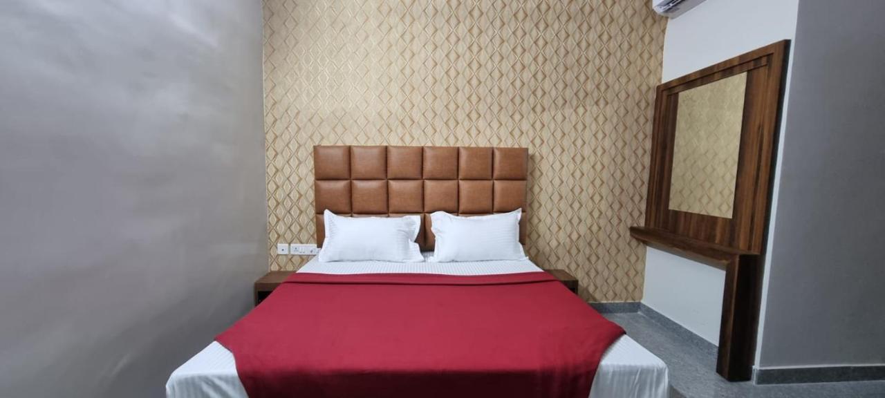 Appartamento The Appolo Regency Chennai Esterno foto